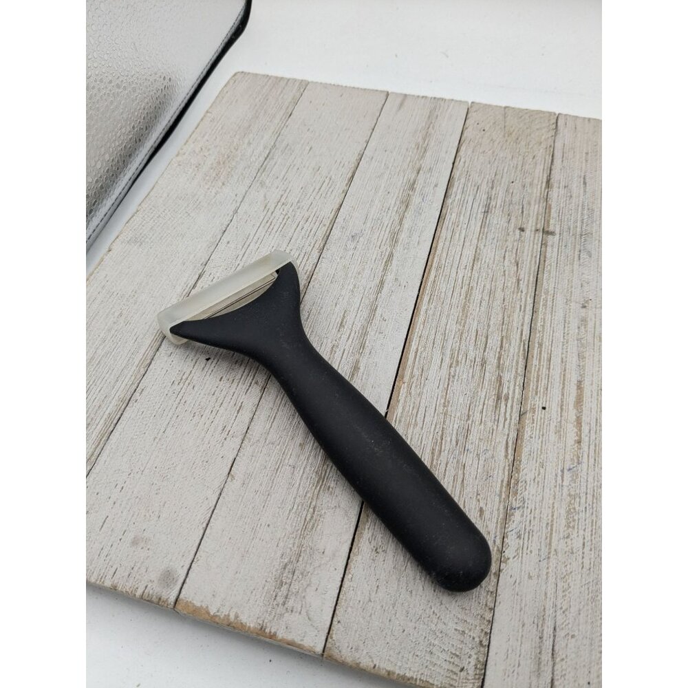Pampered Chef Black Ergonomic Julienne Y Vegetable Peeler Protective Cover 1073